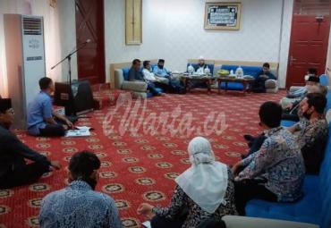 Plt Kepala Dinas Perumahan Rakyat dan kawasan Permukiman (Perkim) kota Bengkulu I Made Ardana, di Balai Kota, Rabu (15/4/2020).