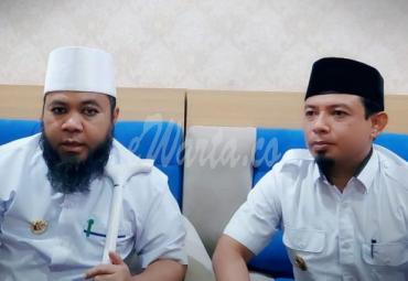 Walikota Bengkulu Helmi Hasan perintahkan petugas dari Dinas Kesehatan, RSHD dan puskesmas serta gugus tugas untuk segera melakukan penyemprotan disinfektan di semua masjid yang ada di Kota Bengkulu.