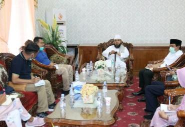 Walikota Bengkulu Helmi Hasan didamping Wakil Walikota Bengkulu Dedy Wahyudi menggelar Rapat Koordinasi (Rakor) antisipasi pencegahan penyebaran dan penanganan Virus Corona (Covid-19) di Kota Bengkulu.