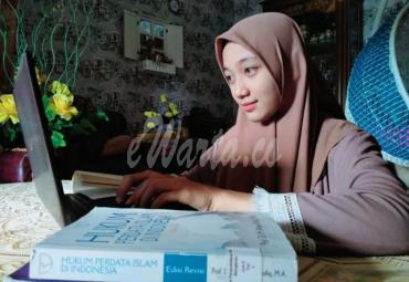 Kuliah daring dinilai banyak menimbulkan kendala mulai jaringan sampai kejenuhan bagi mahasiswa.