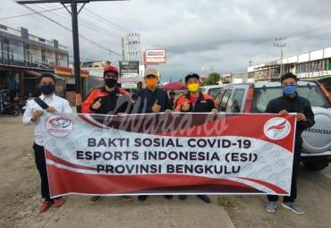 PB Esport Bengkulu berbagi, tiap hari sediakan 50 paket makanan takjil.