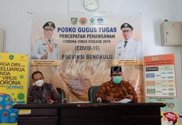 Menurut Juru Bicara Gugus Tugas Covid-19 Provinsi Bengkulu Jaduliwan, enam orang tersebut semuanya berasal dari Kota Bengkulu,  dengan tanpa gejala klinis dan sekarang menjalani isolasi mandiri.