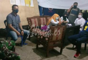 Ketua Pansus DPRD Seluma, Tenno Heika saat menyambangi Posko di perbatasan Seluma - Kota Bengkulu.