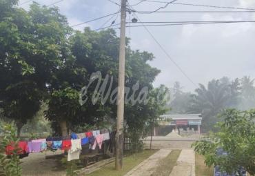 Foto diambil warga saat polusi udara (asap) menyelimuti langit di wilayah Kecamatan Air Priukan Kabupaten Seluma, Bengkulu.