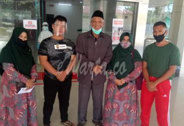 Rektor IAIN Bengkulu (tengah)