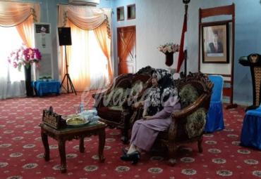 Asisten II Pemerintah kota Bengkulu Ny. Zuliyati