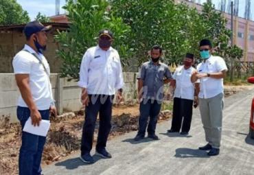 Plt Kepala Dinas Pekerjaan Umum dan Penataan Ruang (PUPR) Kota Bengkulu Noprisman didampingi Kabid Cipta Karya Maas Sabirin Taher