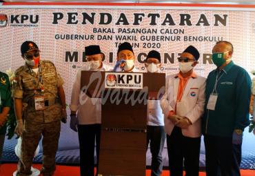 Agusrin - Imron Mendaftar di KPU Bengkulu