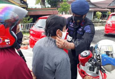 Personel Brimob Lutra