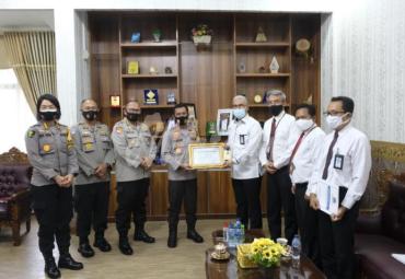  Penghargaan Laporan Keuangan Terbaik