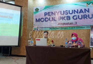 Penyusunan Modul PKB Guru MI, di Bogor, Sabtu (03/10).