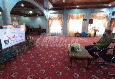 KPU pusat dan Kepala BIN saat mengelar video conference dengan Menko Polhukam Mahfud MD, Mendagri Tito Karnavian dan seluruh pejabat pemerintah pusat, provinsi dan kabupaten/kota.
