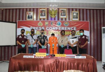 Konferensi pers Polres Mukomuko