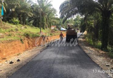 Pembangunan jalan di Kabupaten Mukomuko. Foto: Doc