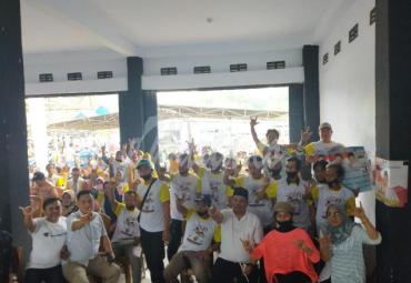 Erwin Octavian-Gustianto (Yayan) disambut meriah ratusan pendukung dalam pertemuan terbuka di desa Taba Kecamatan Talo Kecil.