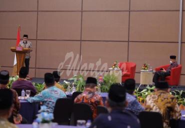 Menag saat bertemu Kakanwil Kemenag di Padang, Minggu (15/11).