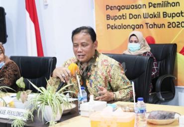 Foto : Ketua Bawaslu Abhan Mengunjungi Kantor Bawaslu Kabupaten Pekalongan, Sabtu (14/11/2020).