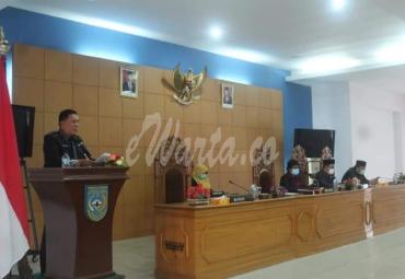 Paripurna digelar di lantai dua ruang paripurna DPRD Bengkulu Utara, Selasa (10/11/2020).