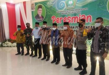Wamenag saat memberikan pemibanaan kepada ASN Kanwil Kemenag Maluku Utara, sekaligus meresmikan Gedung Workshop MAN Tidore di Tidore, Sabtu (12/12).