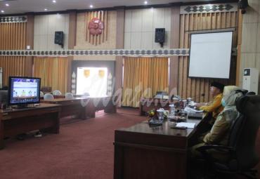 Rapat Pleno Tim Percepatan Akses Keuangan Daerah (TPAKD) Provinsi Bengkulu via Virtual Meeting, di Ruang Pola Provinsi Bengkulu, Selasa (22/12).