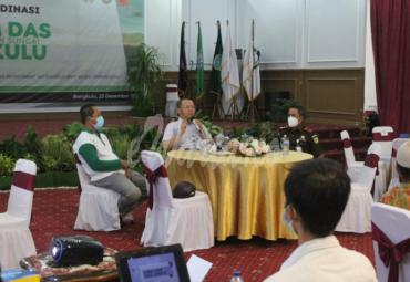 Gubernur Rohidin saat Sosialisasi, Koordinasi dan Konsolidasi Forum DAS Bengkulu di Balai Raya Semarak Bengkulu, 23/12/2020.