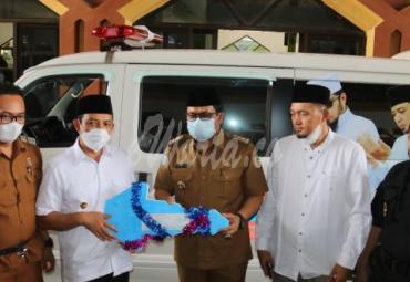 Pemkot Bengkulu Berikan Ambulans Pinjam Pakai ke LDII