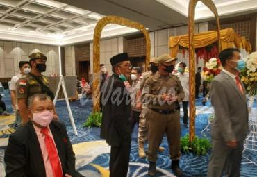 Sekda Kota Bengkulu Terciduk Hadiri Pesta Pernikahan