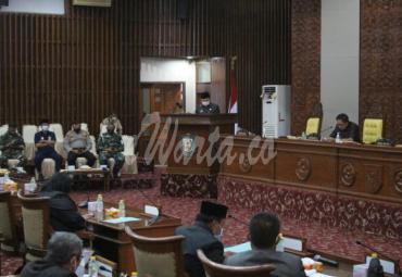 terhadap Pandangan Umum Fraksi-Fraksi atas Raperda Pencegahan Covid-19