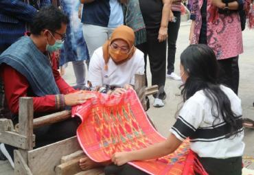 Kemnaker Dukung Pengembangan Kompetensi Perajin Ulos di Sumut