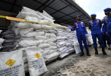 Ditpolair Polda Jawa Timur Berhasil Amankan 40 Ton Bom Ikan