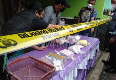 Produsen Bahan Kosmetik Ilegal di Jati Asih Digerebek Polisi