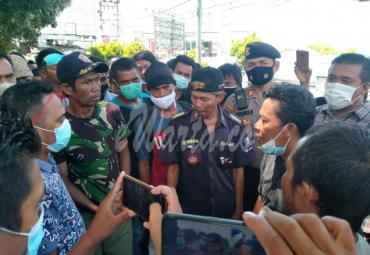 Nelayan Tradisional Unjuk Rasa Kawal Sidang Trawl