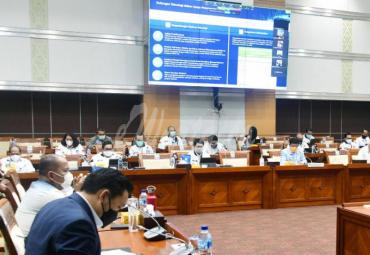 Rapat Kerja Komisi I DPR RI dengan Menteri Kominfo di Ruang Rapat Komisi I DPR RI, Gedung Nusantara II, Senayan, Jakarta, Senin (01/02/2021).