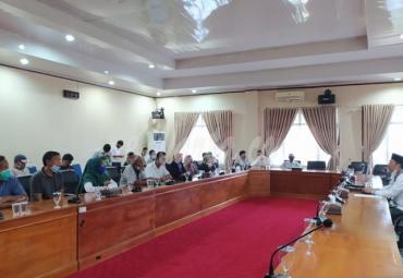 Hearing warga dengan DPRD Kota Bengkulu