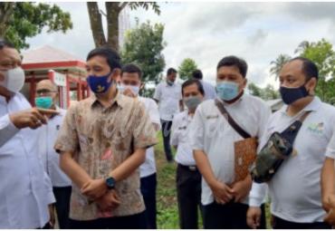 Bupati Mian Tinjau Pembangunan Pusat Wisata Kuliner di Palak Siring Kemumu. Kominfo BU