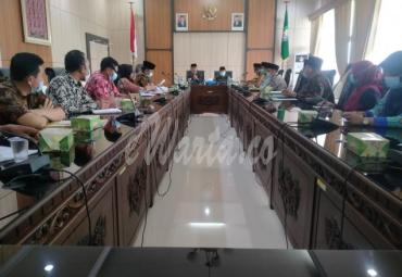 Rapat koordinasi (Rakor) terkait persiapan penyelenggaraan ibadah haji 1442H/2021, di Kantor Gubernur, Kamis (4/3/21).