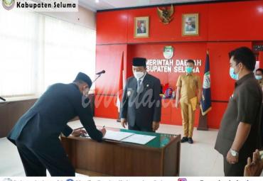 Wabup Seluma Lantik Penjabat Sekretaris Daerah. Foto: Kominfo