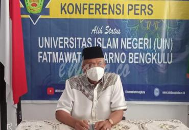 Rektor Universitas Islam Negeri (UIN) Fatmawati Sukarno Bengkulu Profesor Sirajudin