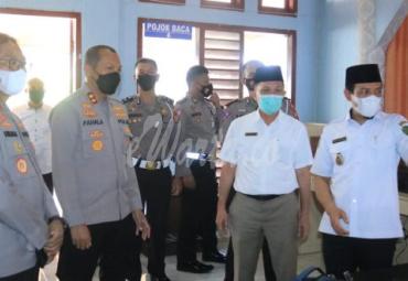 Direktur Lalu Lintas Polda Bengkulu Kombes. Pol. Sumardji didampingi Kapolres Bengkulu AKBP. Pahala Simanjuntak dan Kasat Lantas AKP. Kadek berkunjung ke Mal Pelayanan Publik (MPP) Pemerintah Kota Bengkulu, Rabu (23/6/2021).