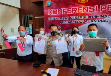 Polda Kepri Berhasil Tangkap Pemalsu Surat Rapid Test di Batam