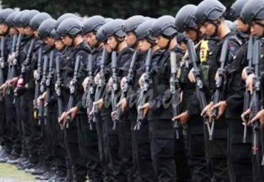 Ratusan Personel Polda Malut Amankan Kedatangan Sembilan Menteri