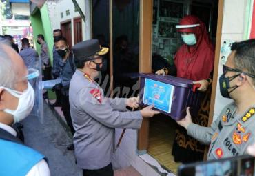 Kapolri Instruksikan Jajarannya Percepat Distribusi Bansos PPKM Darurat ke Warga 